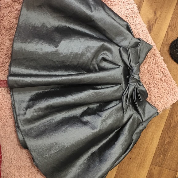 Skirt super cute on its just not my style - Picture 2 of 3